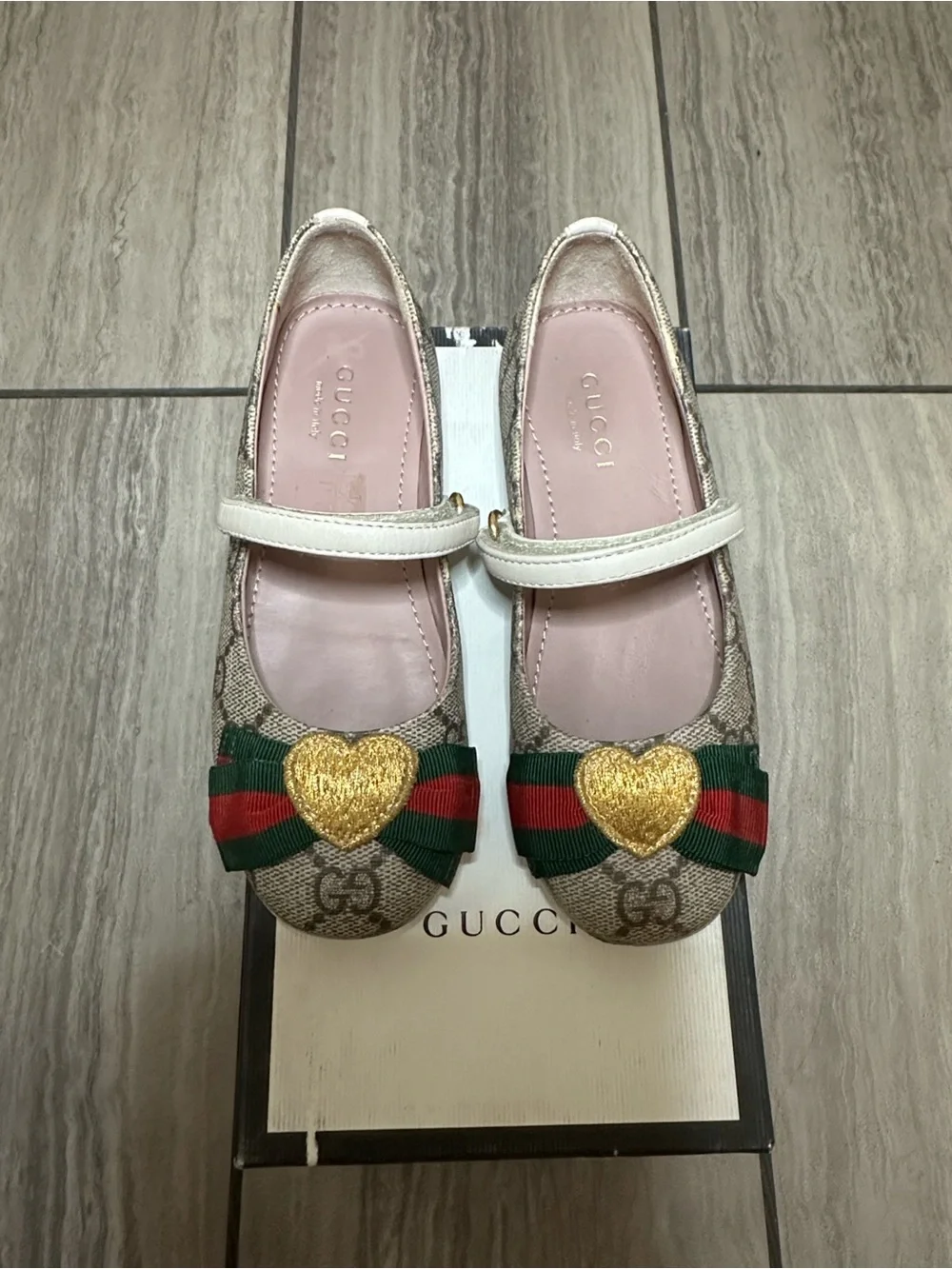 Gucci Kids Beige GG Canvas Ballet Flats with Gold Heart and Red-Green Ribbon